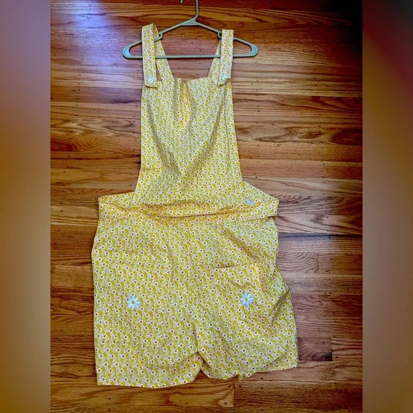 KS Garner yellow embroidered daisy short overalls size XXXL like new